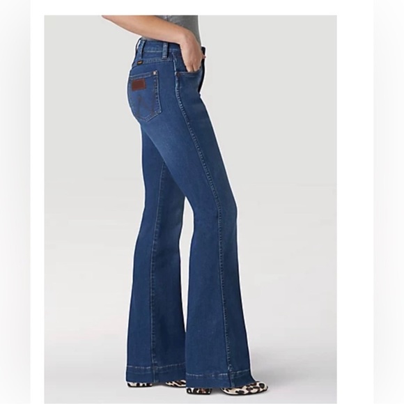 Wrangler Denim - Wrangler Retro “High Rise trouser” women’s jeans flare wide leg dark wash 30x36